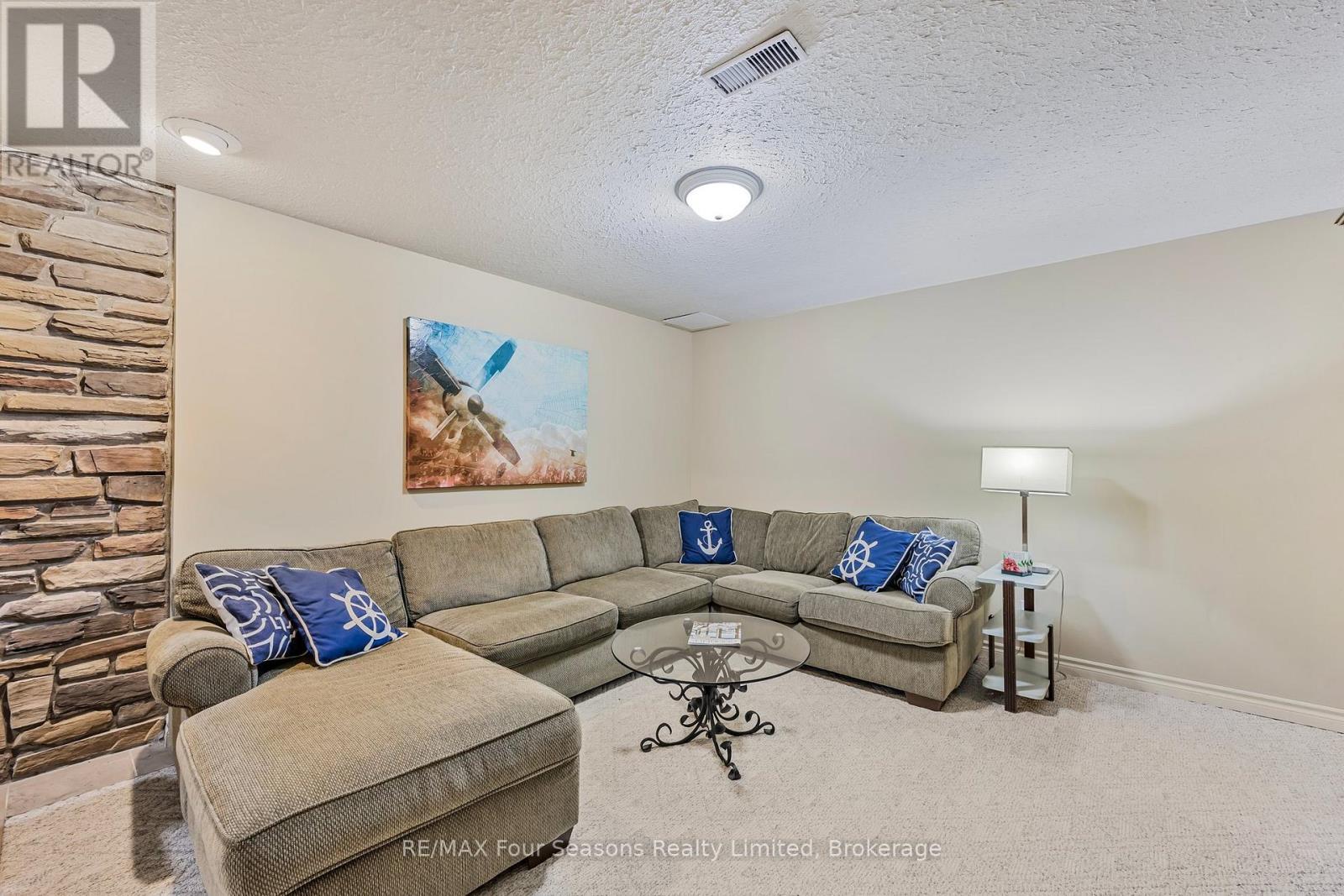 Lower Level - Recreation Area - 3 Sydenham Trail E, Clearview, ON - Indoor Photo Showing Living Room