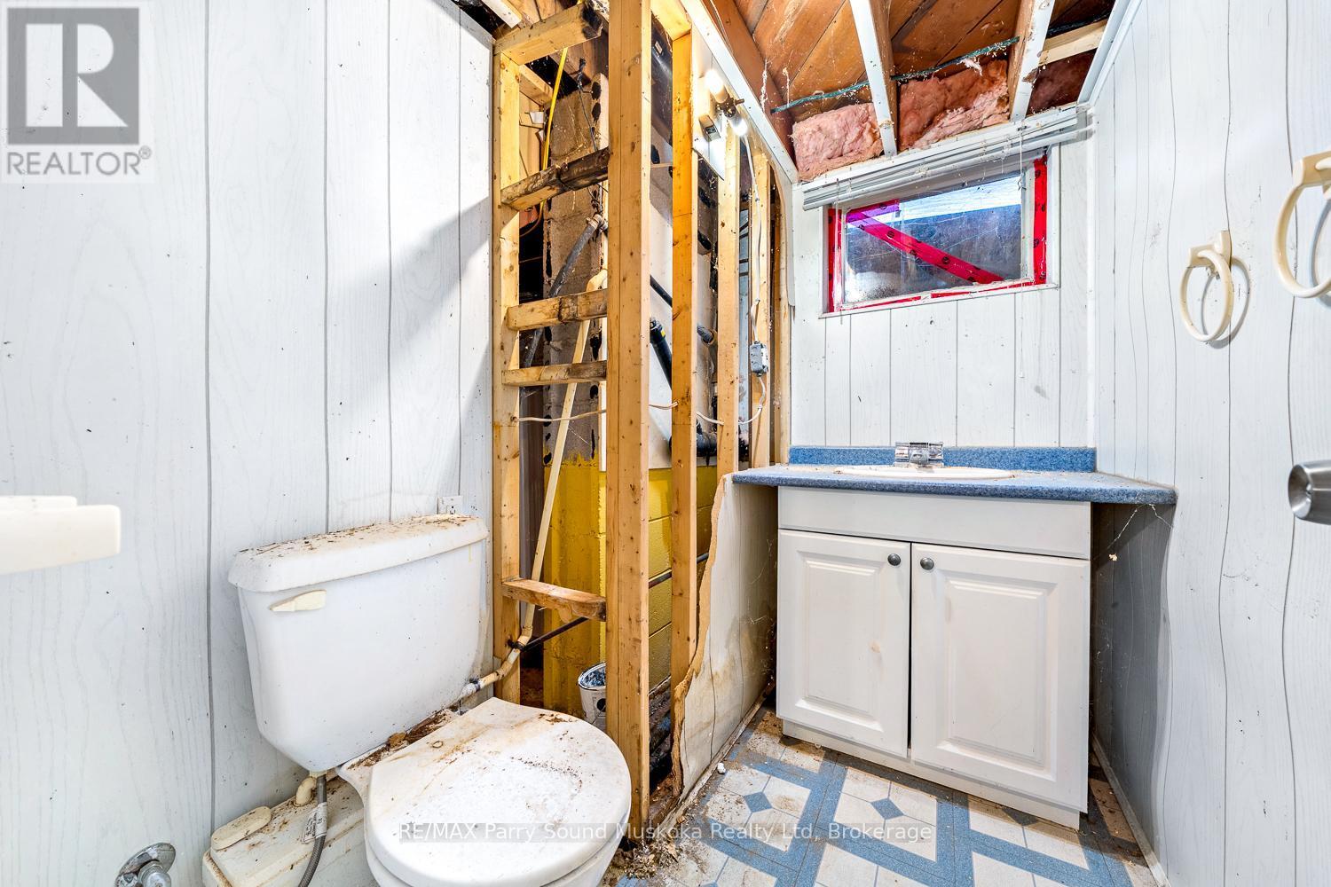 1 Old Carling Road, Carling, ON - Indoor