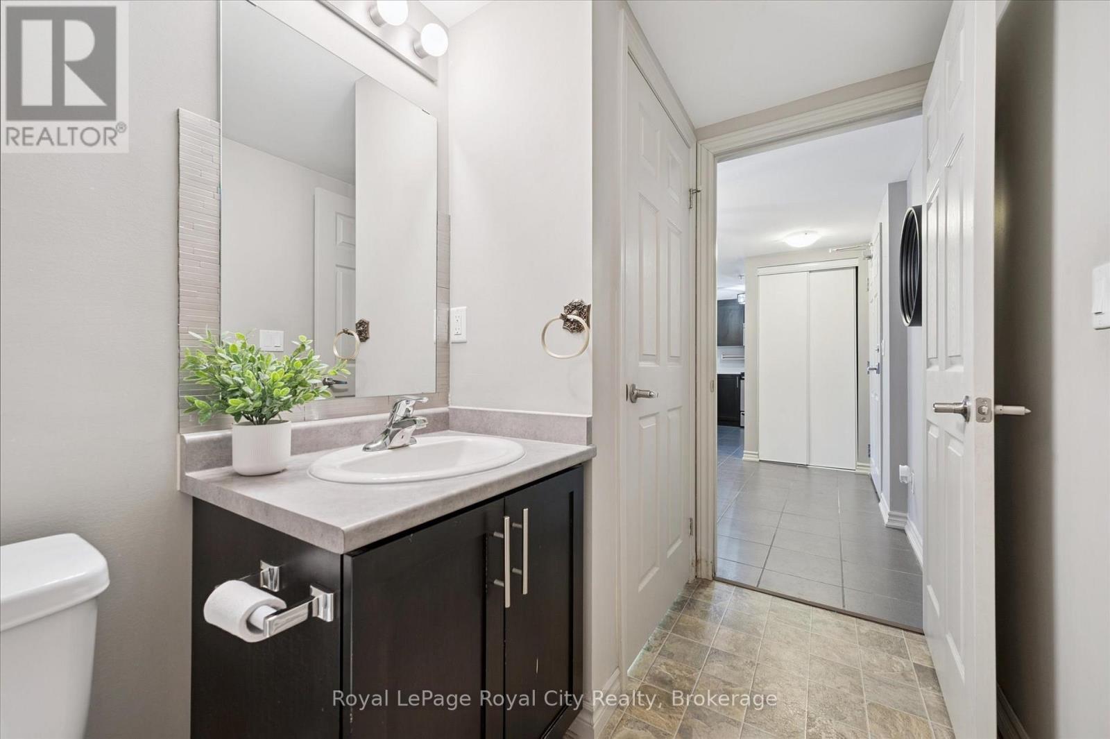 212 - 103 Westminster Crescent, Centre Wellington (Fergus), ON - Indoor Photo Showing Bathroom