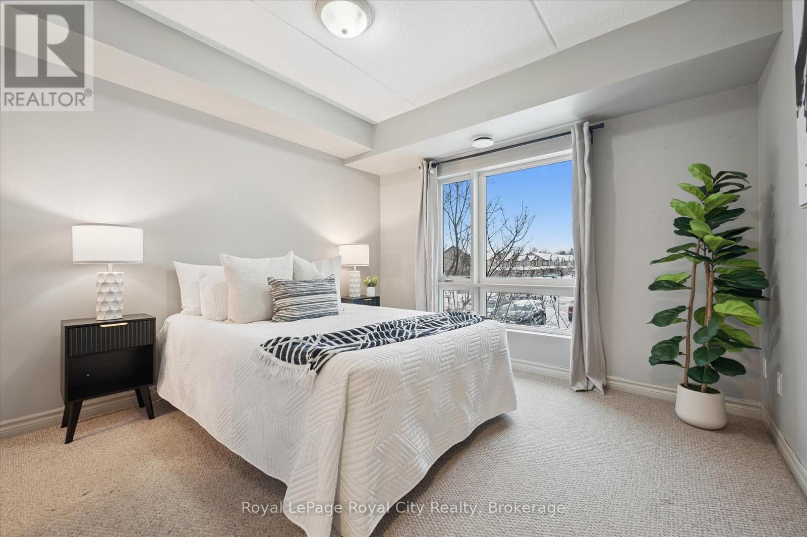 212 - 103 Westminster Crescent, Centre Wellington (Fergus), ON - Indoor Photo Showing Bedroom