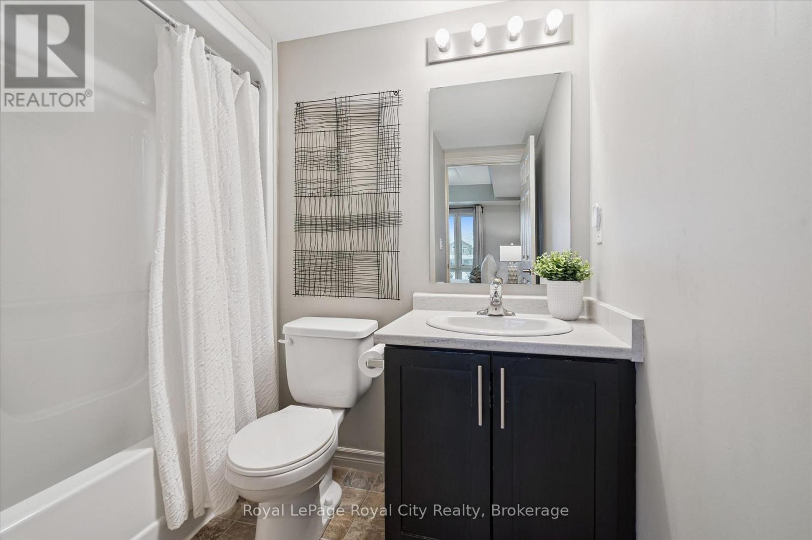212 - 103 Westminster Crescent, Centre Wellington (Fergus), ON - Indoor Photo Showing Bathroom