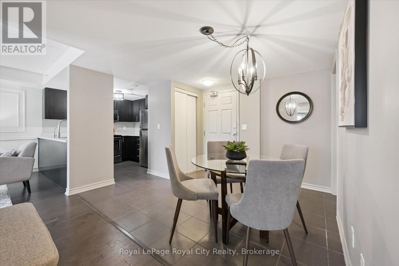212 - 103 Westminster Crescent, Centre Wellington (Fergus), ON - Indoor Photo Showing Dining Room