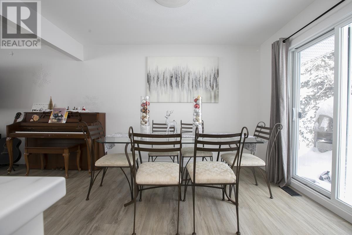 80 Trout Lake Rd, Heyden, ON - Indoor Photo Showing Dining Room