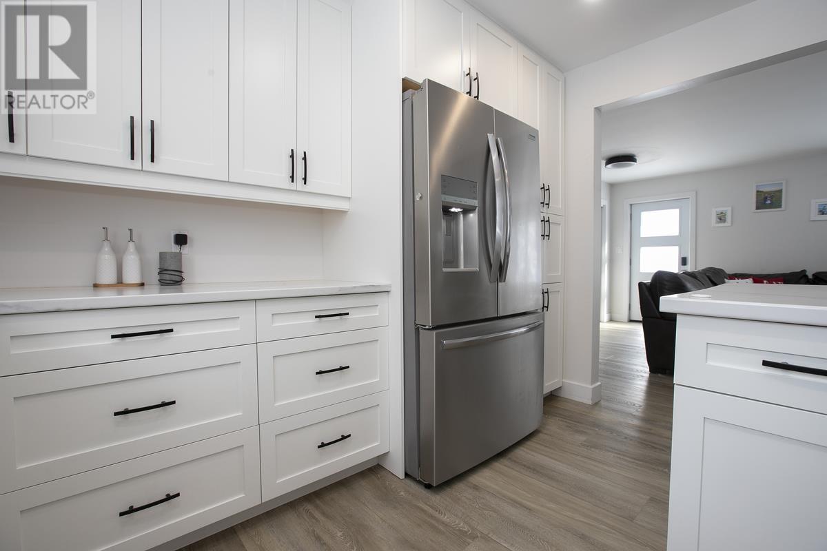 80 Trout Lake Rd, Heyden, ON - Indoor Photo Showing Kitchen