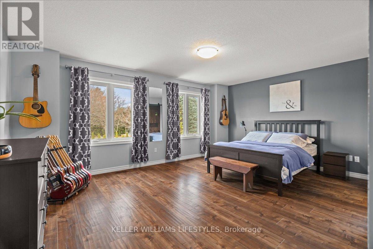 4008 Edward Street, Petrolia, ON - Indoor Photo Showing Bedroom
