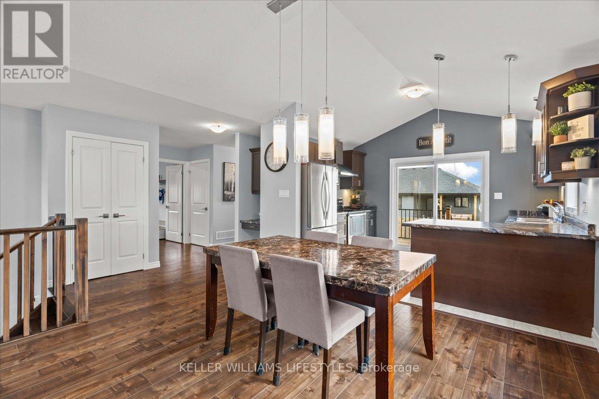 4008 Edward Street, Petrolia, ON - Indoor