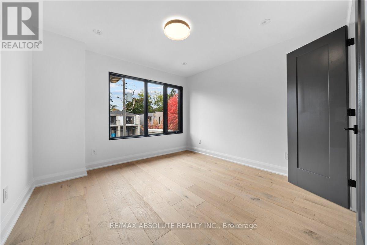 515 Roosevelt Avenue, Ottawa, ON - Indoor Photo Showing Other Room