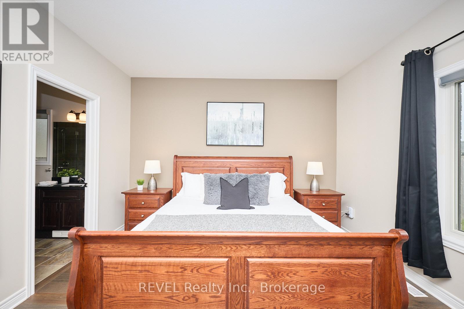 5 Cinnamon Street, Thorold (Rolling Meadows), ON - Indoor Photo Showing Bedroom