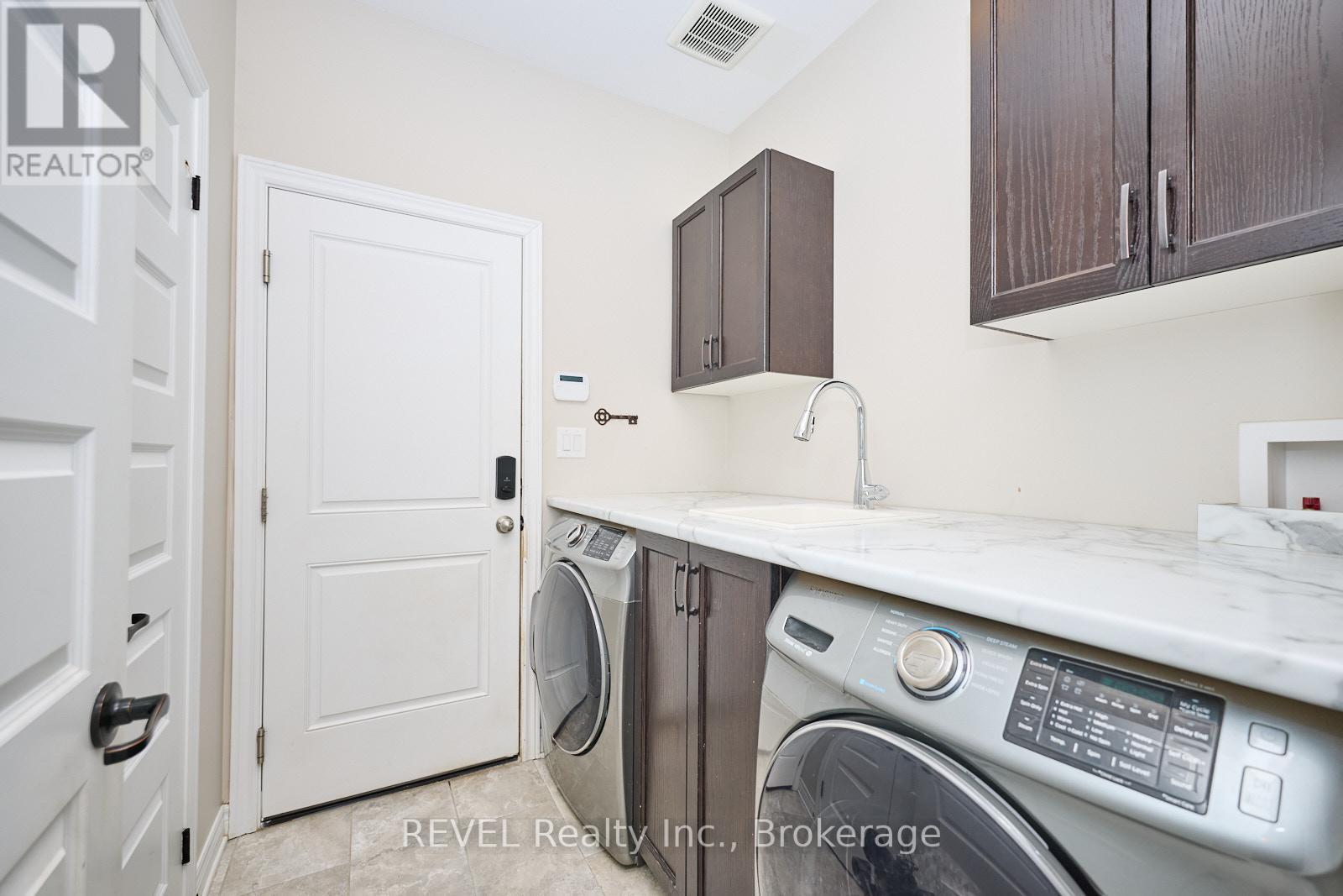 5 Cinnamon Street, Thorold (Rolling Meadows), ON - Indoor Photo Showing Laundry Room