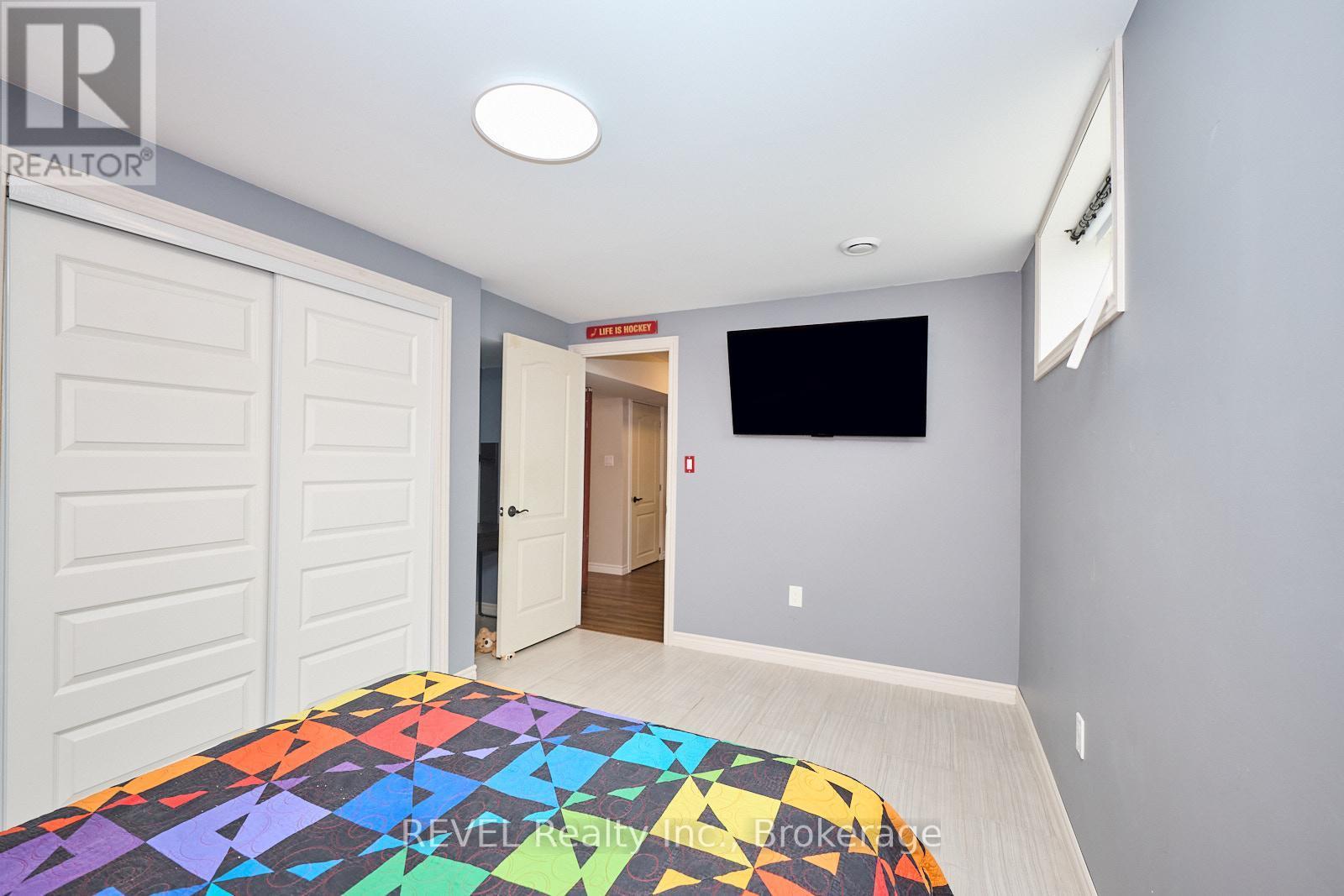 5 Cinnamon Street, Thorold (Rolling Meadows), ON - Indoor Photo Showing Bedroom