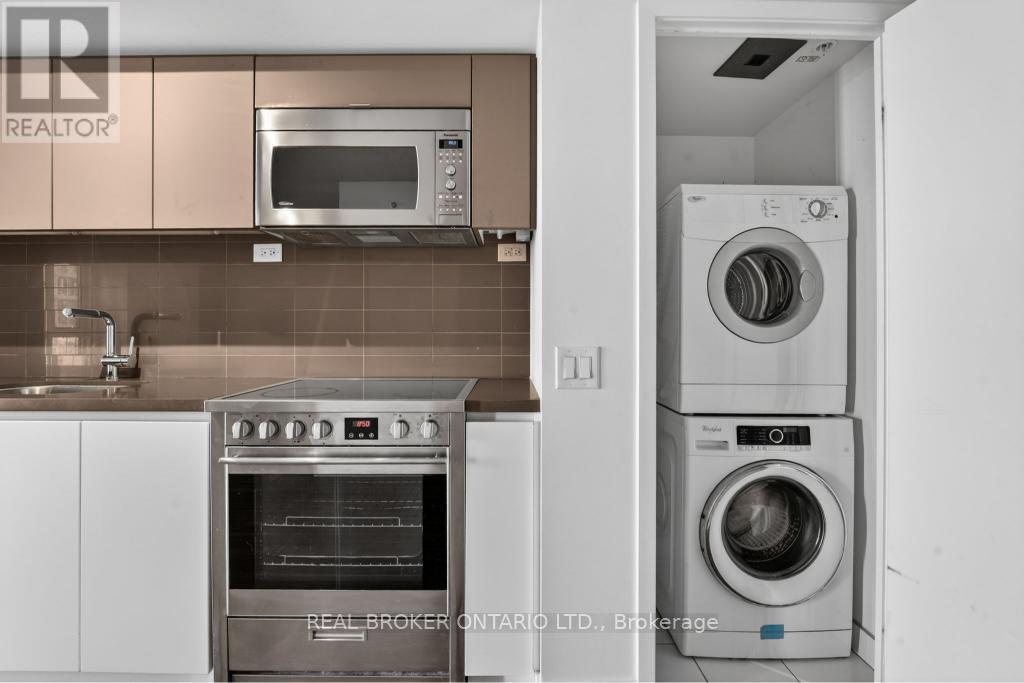 3105 - 85 Queens Wharf Road, Toronto, ON - Indoor Photo Showing Laundry Room