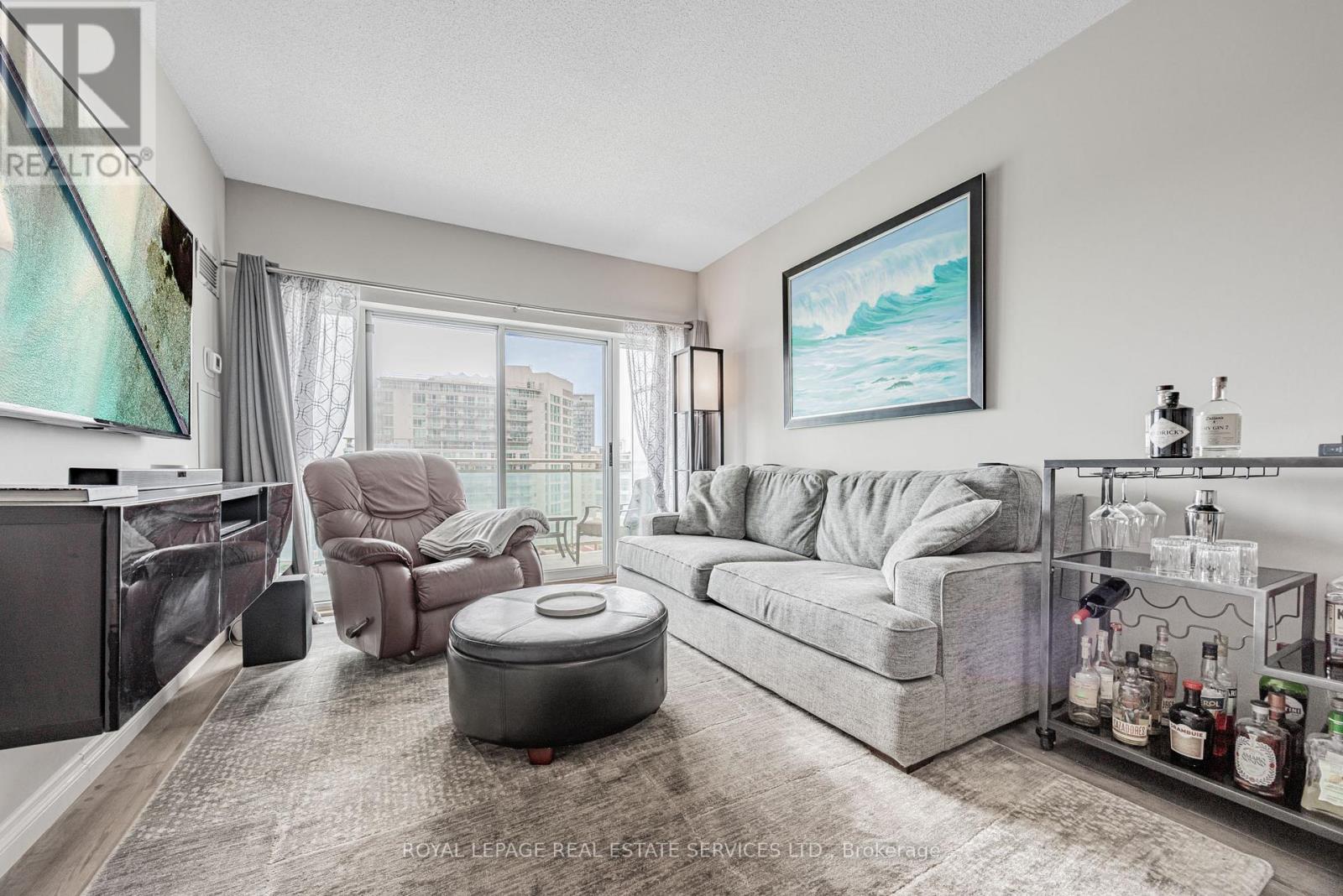 1029 - 600 Queens Quay W, Toronto, ON - Indoor Photo Showing Living Room