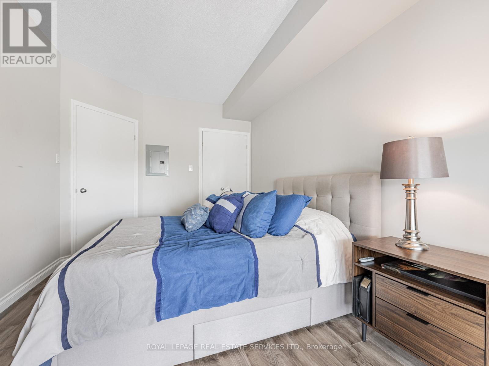 1029 - 600 Queens Quay W, Toronto, ON - Indoor Photo Showing Bedroom