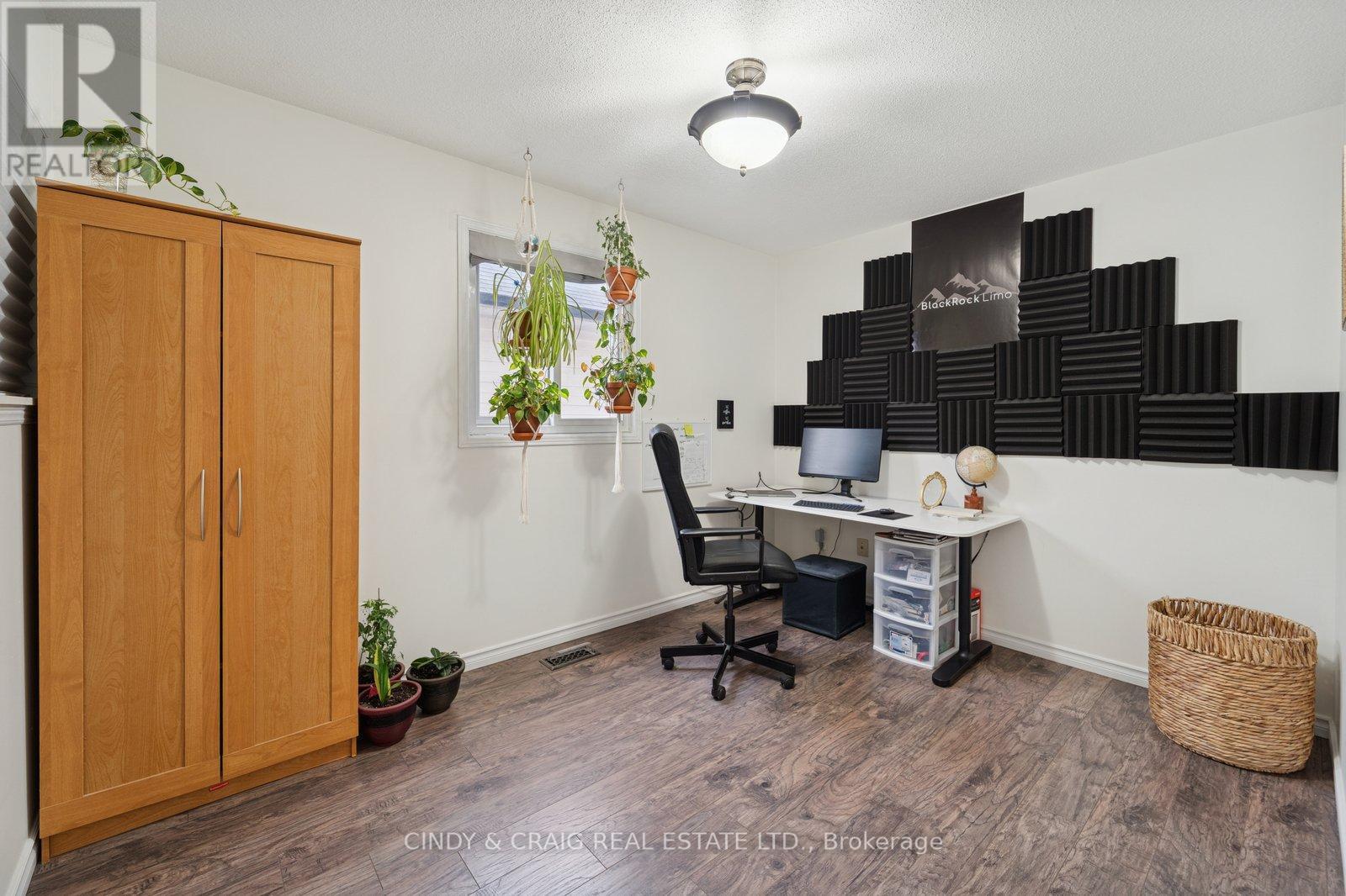 7 Empire Crescent, Clarington, ON - Indoor Photo Showing Office