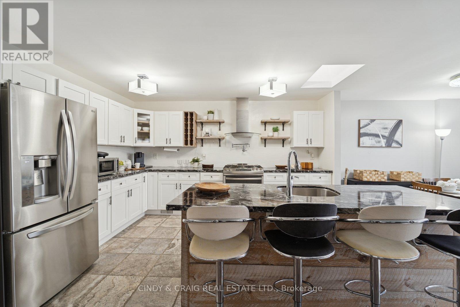 7 Empire Crescent, Clarington, ON - Indoor Photo Showing Kitchen