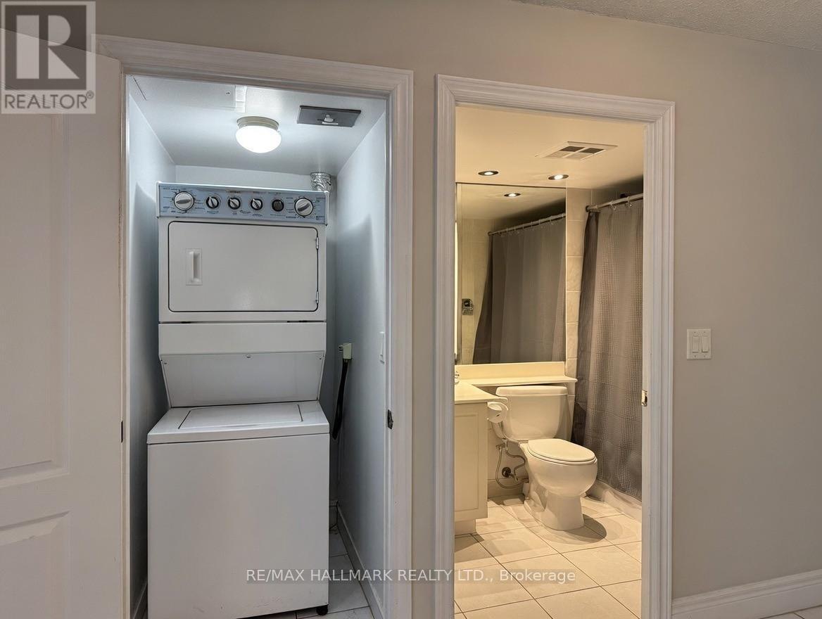 616 - 48 Suncrest Boulevard, Markham, ON - Indoor Photo Showing Laundry Room