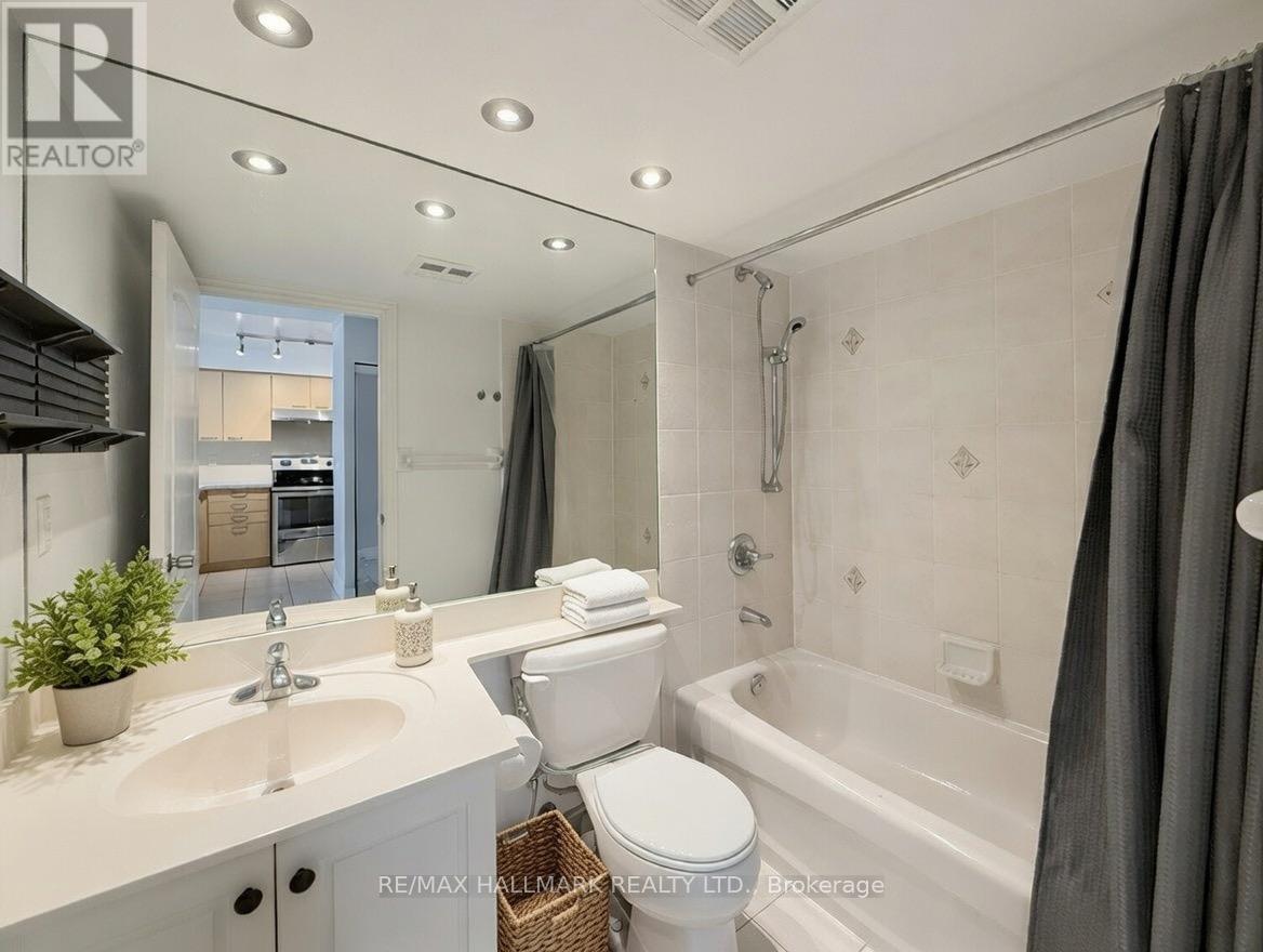 616 - 48 Suncrest Boulevard, Markham, ON - Indoor Photo Showing Bathroom