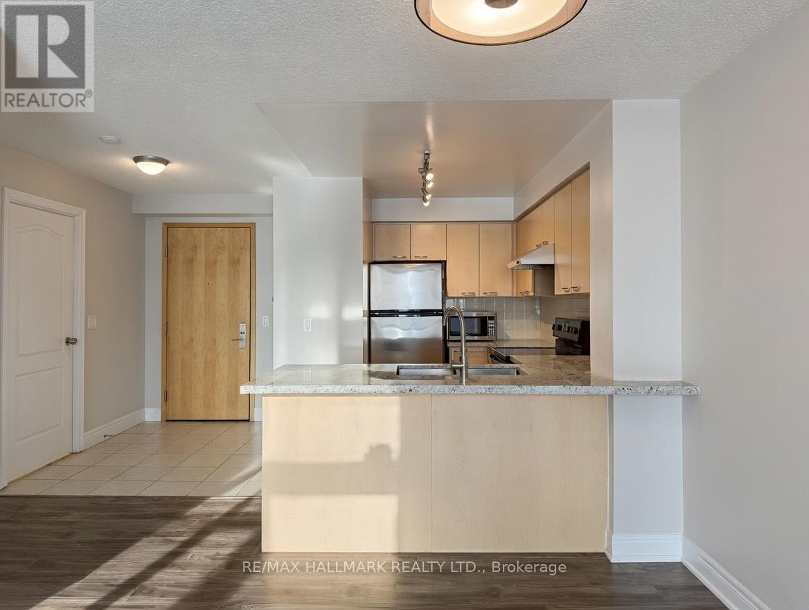 616 - 48 Suncrest Boulevard, Markham, ON - Indoor Photo Showing Kitchen With Double Sink