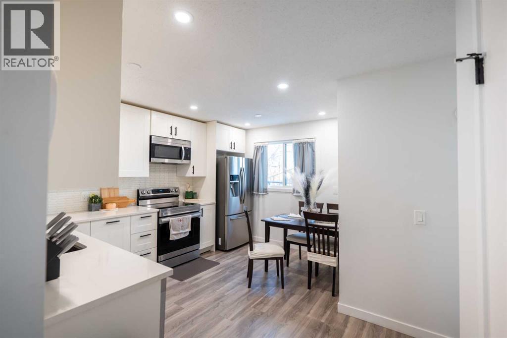 6223 Penedo Way Se, Calgary, AB - Indoor Photo Showing Kitchen With Upgraded Kitchen