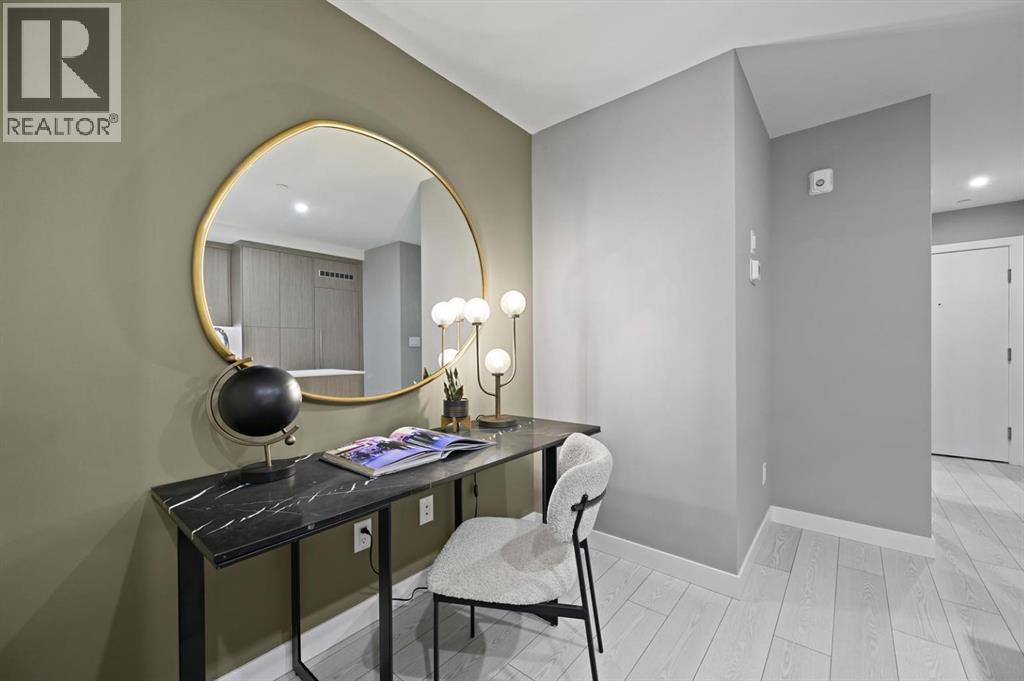 213, 310 15 Avenue Sw, Calgary, AB - Indoor Photo Showing Other Room