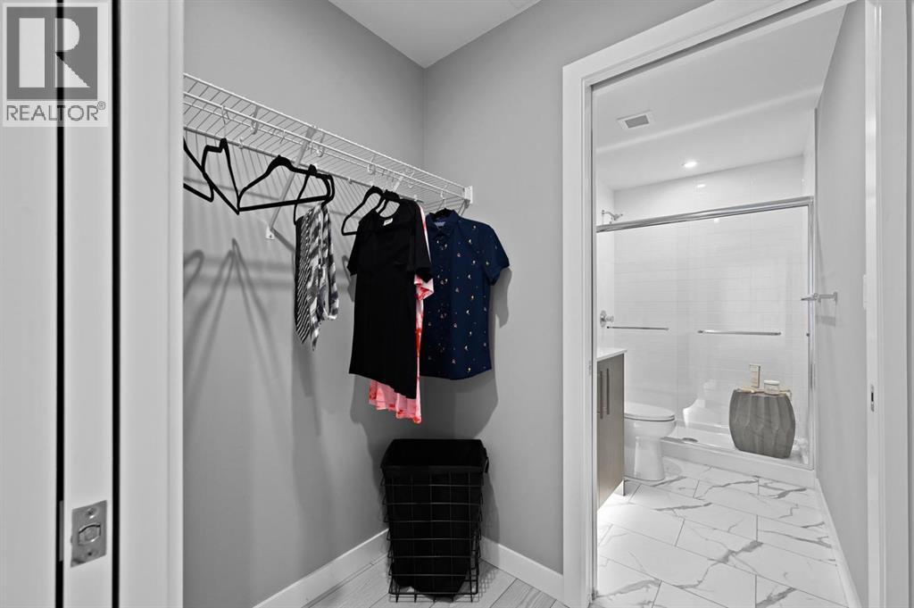 213, 310 15 Avenue Sw, Calgary, AB - Indoor Photo Showing Other Room