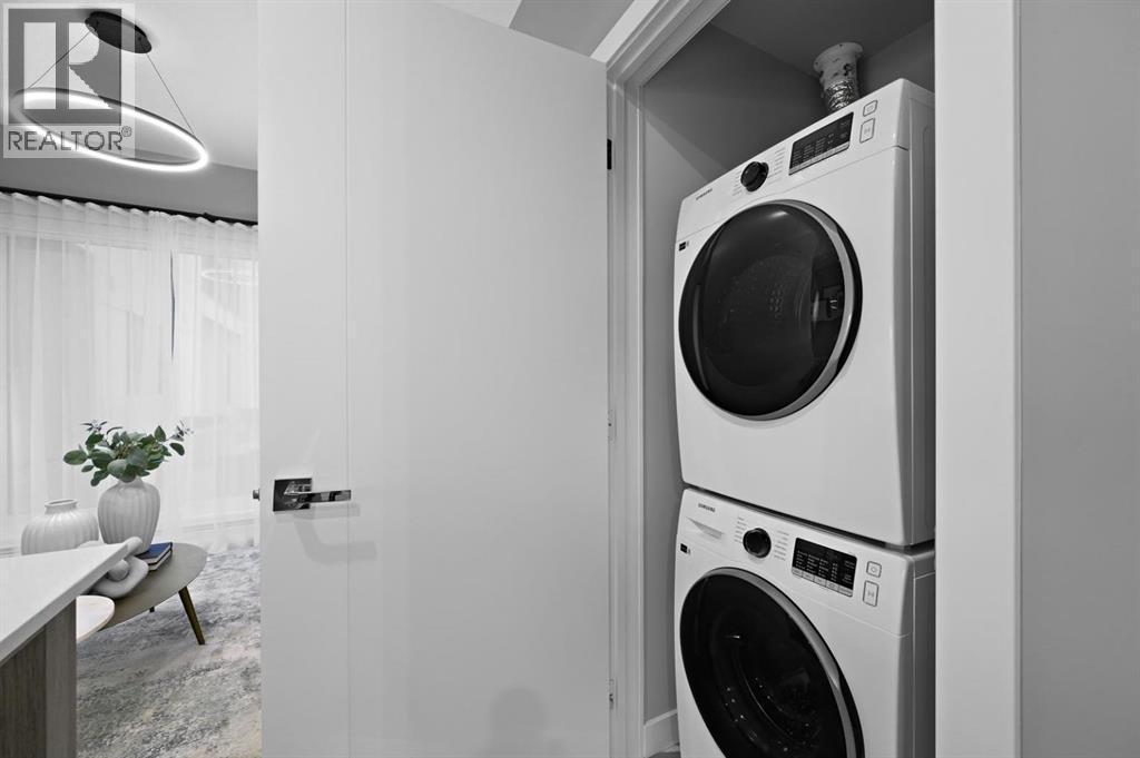213, 310 15 Avenue Sw, Calgary, AB - Indoor Photo Showing Laundry Room