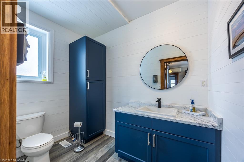 401 Main Street, Port Dover, ON - Indoor Photo Showing Bathroom