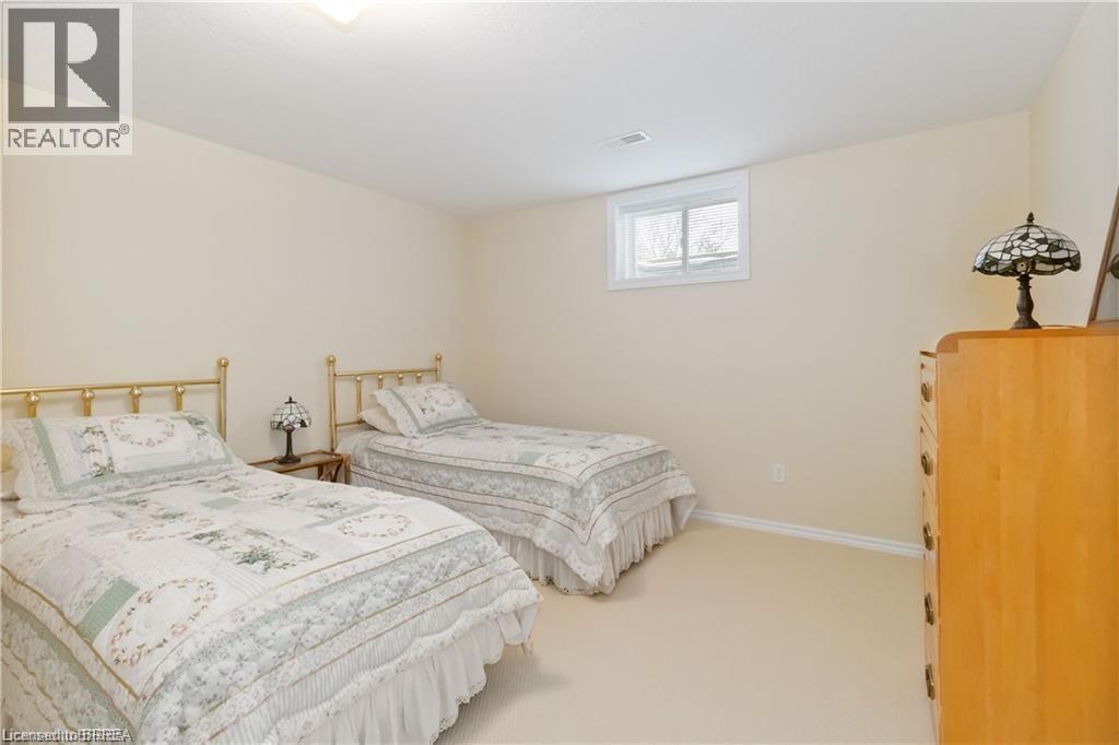 54 Glenwood Drive Unit# 15, Brantford, ON - Indoor Photo Showing Bedroom