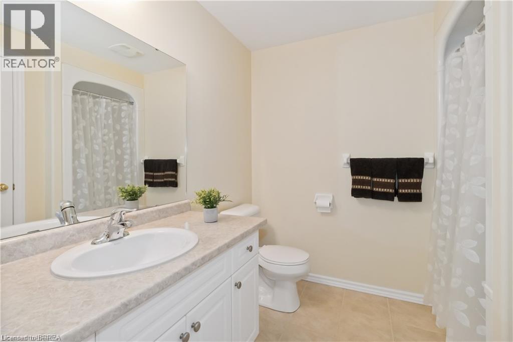 54 Glenwood Drive Unit# 15, Brantford, ON - Indoor Photo Showing Bathroom