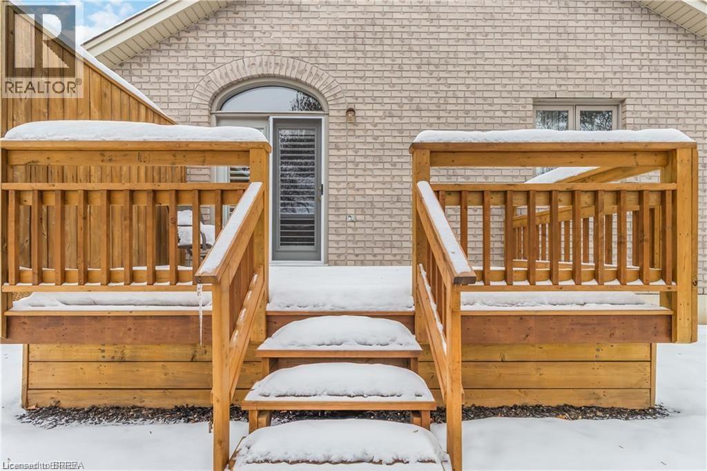 54 Glenwood Drive Unit# 15, Brantford, ON - Outdoor With Exterior