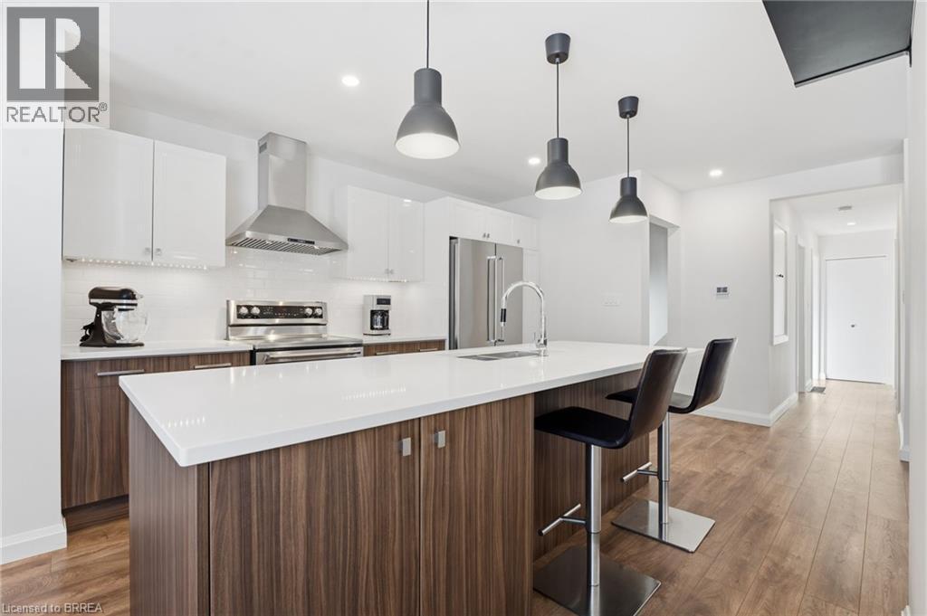 30 Allanton Boulevard, Brantford, ON - Indoor Photo Showing Kitchen With Upgraded Kitchen