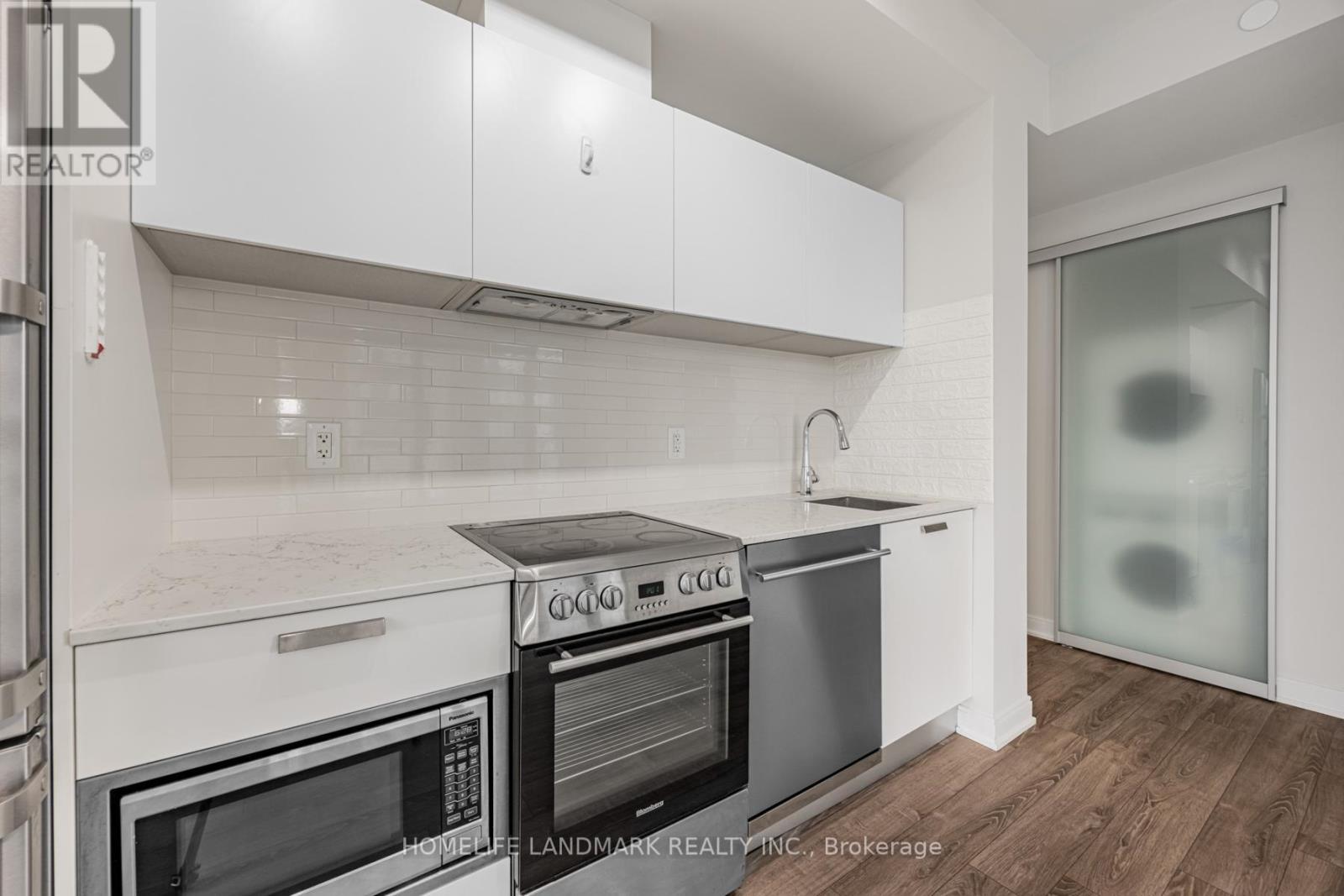 2305 - 50 Charles Street E, Toronto, ON - Indoor Photo Showing Kitchen With Upgraded Kitchen