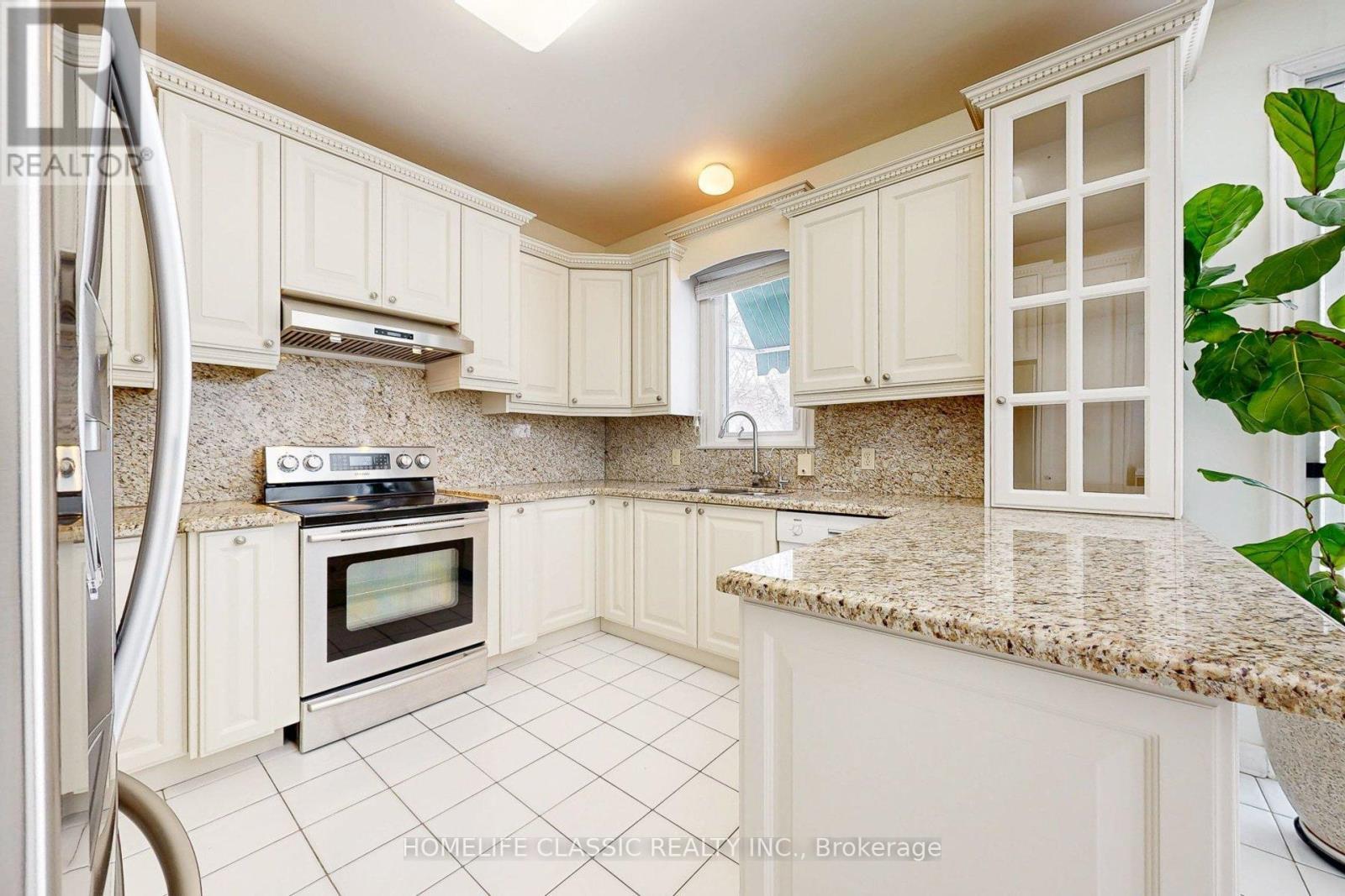 50 Oakhurst Drive, Vaughan, ON - Indoor Photo Showing Kitchen