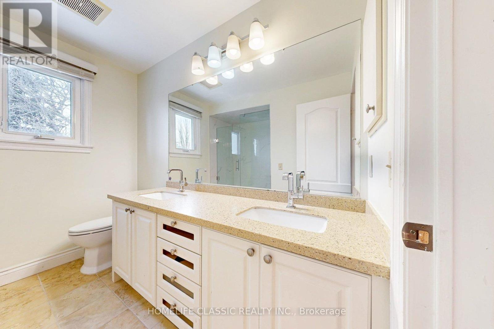 50 Oakhurst Drive, Vaughan, ON - Indoor Photo Showing Bathroom