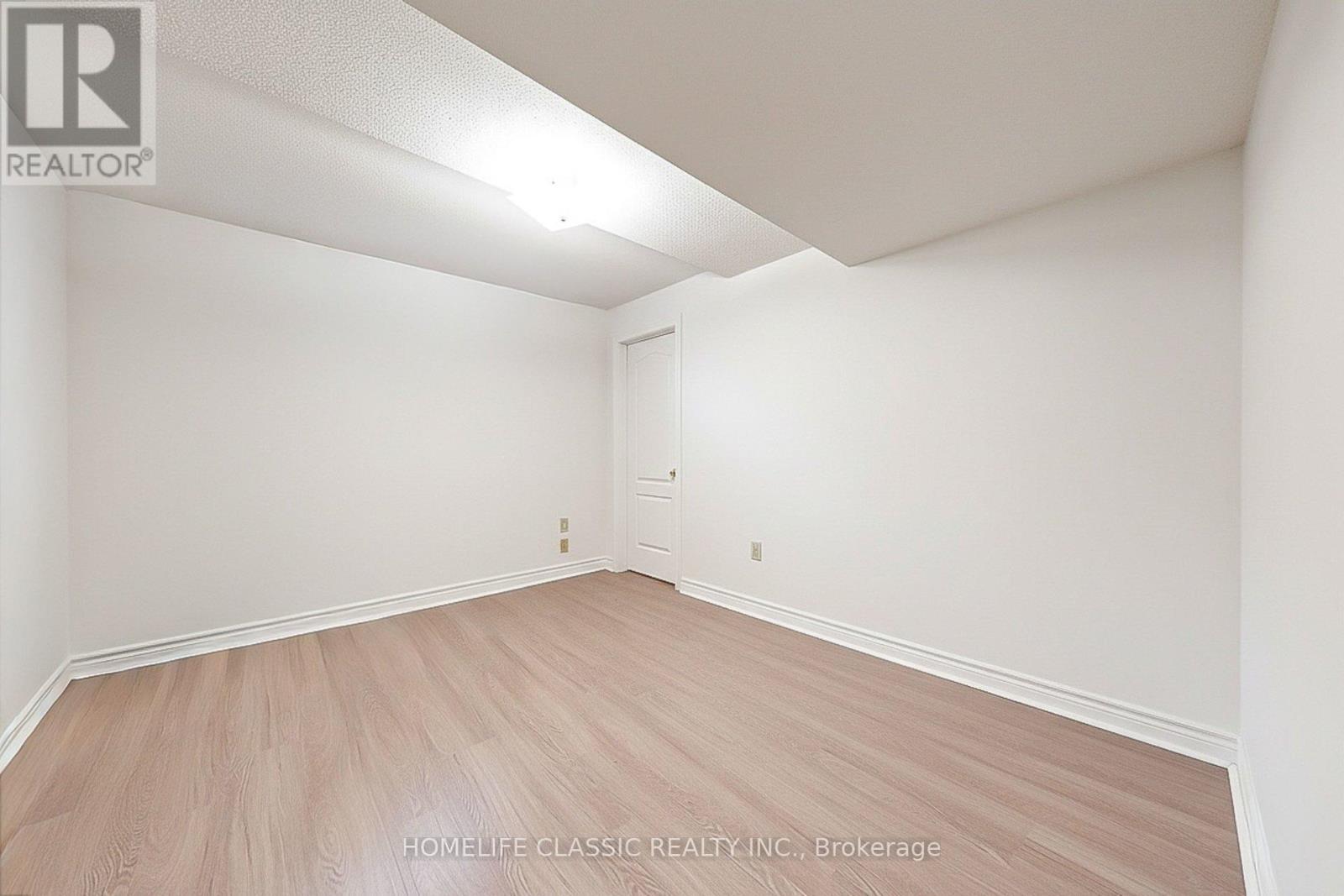 50 Oakhurst Drive, Vaughan, ON - Indoor Photo Showing Other Room