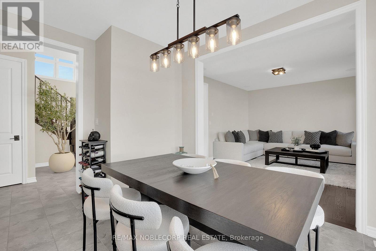 36 Felhazi Trail, Essa, ON - Indoor Photo Showing Dining Room