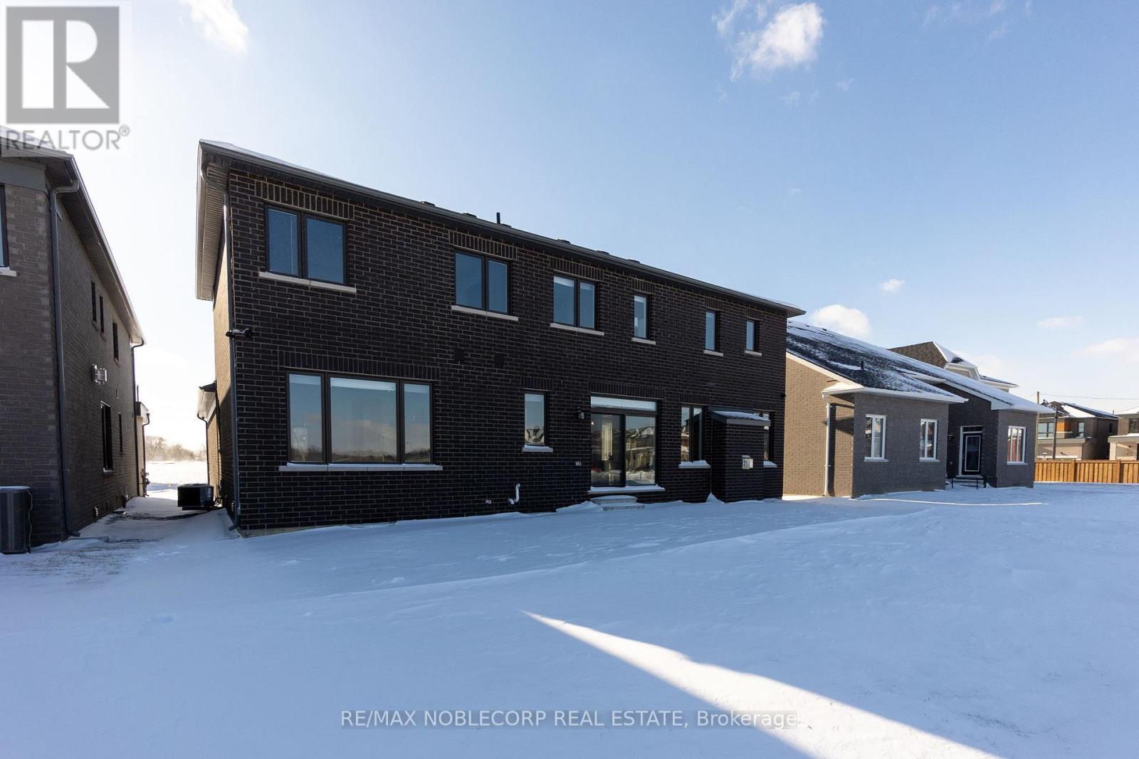 36 Felhazi Trail, Essa, ON - Outdoor