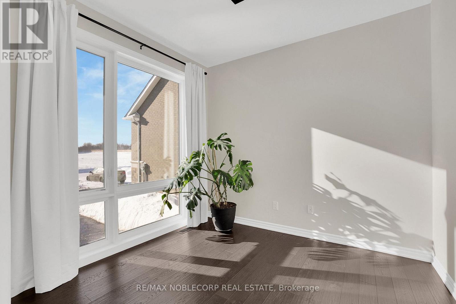 36 Felhazi Trail, Essa, ON - Indoor Photo Showing Other Room