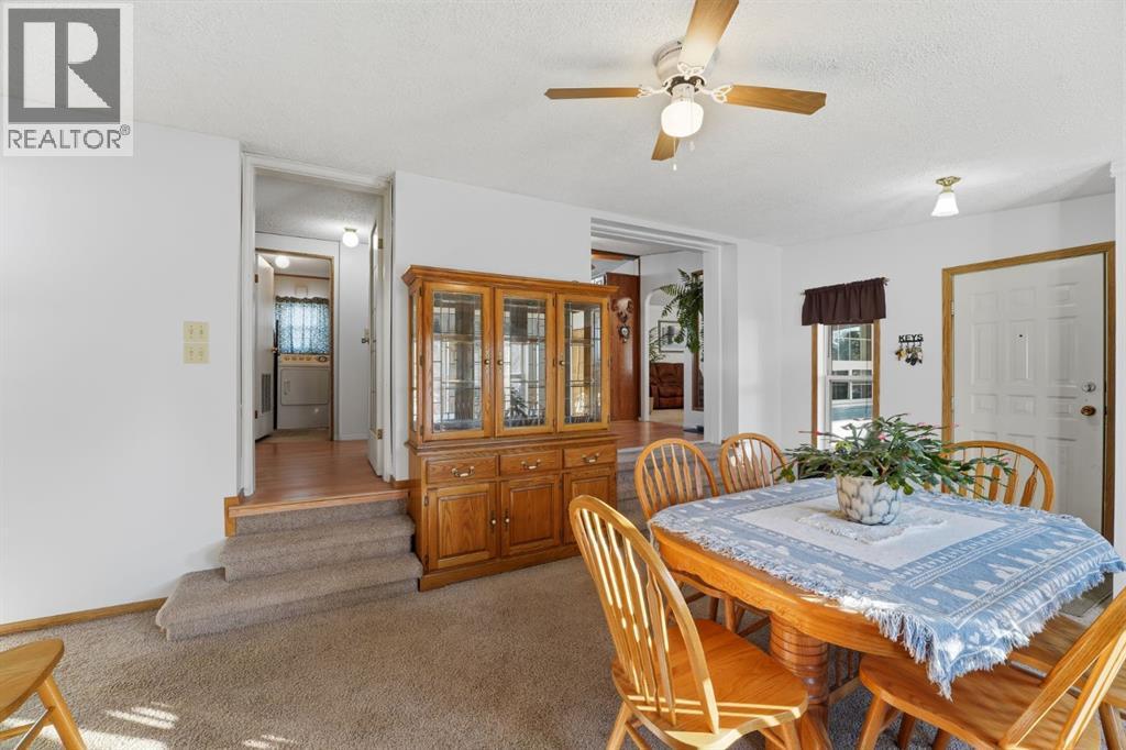 #47, 33009 Range Road 55, Rural Mountain View County, AB - Indoor Photo Showing Dining Room