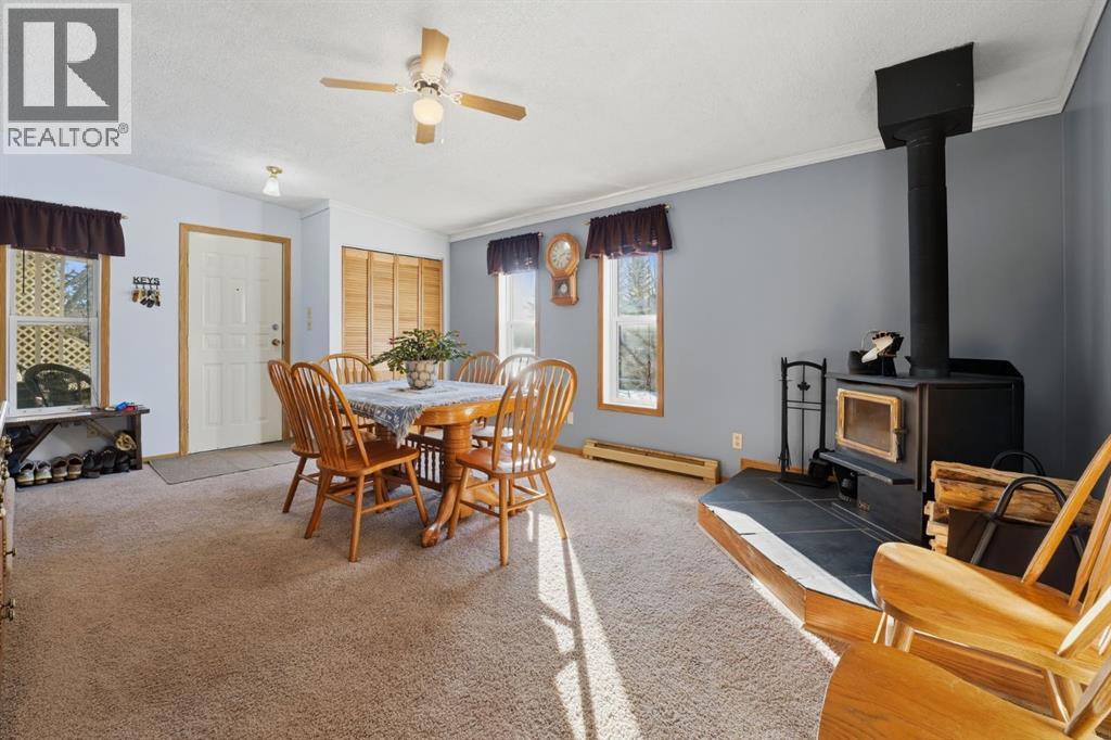 #47, 33009 Range Road 55, Rural Mountain View County, AB - Indoor Photo Showing Dining Room