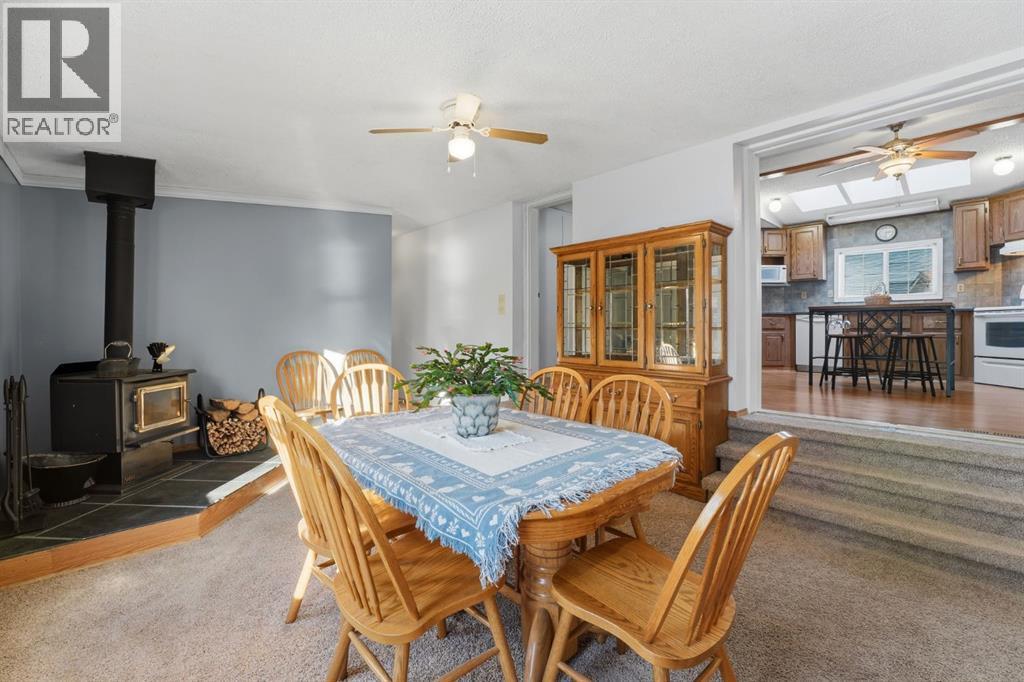 #47, 33009 Range Road 55, Rural Mountain View County, AB - Indoor Photo Showing Dining Room