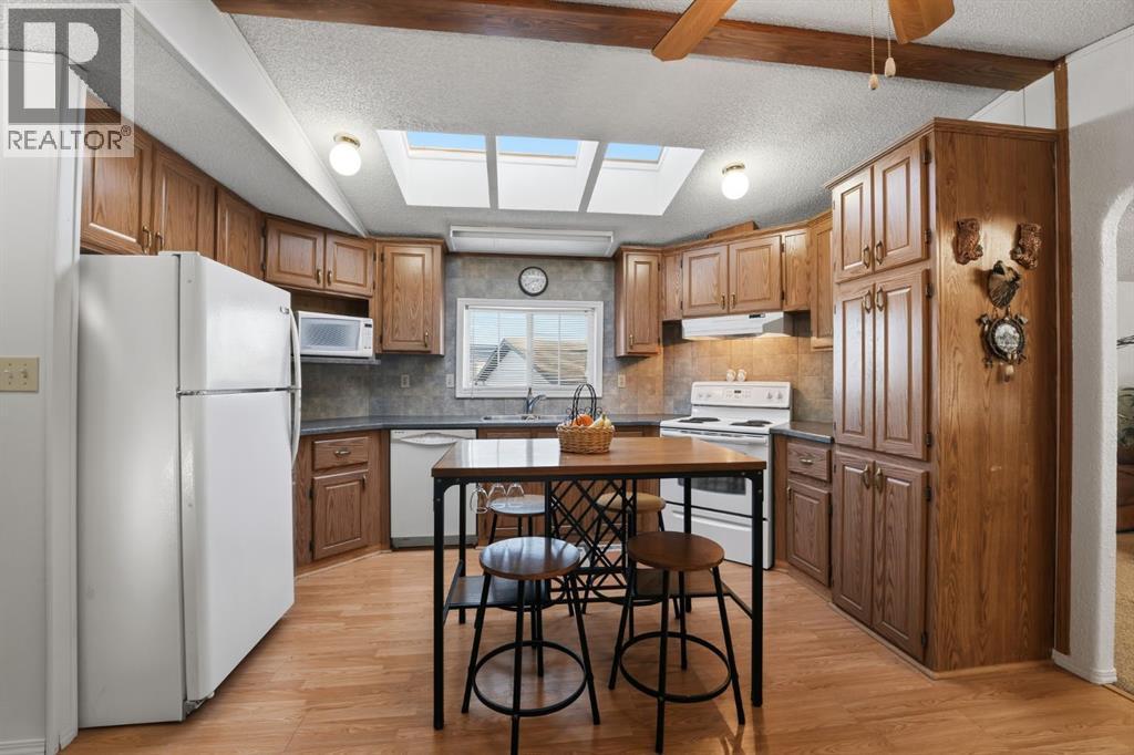 #47, 33009 Range Road 55, Rural Mountain View County, AB - Indoor Photo Showing Kitchen