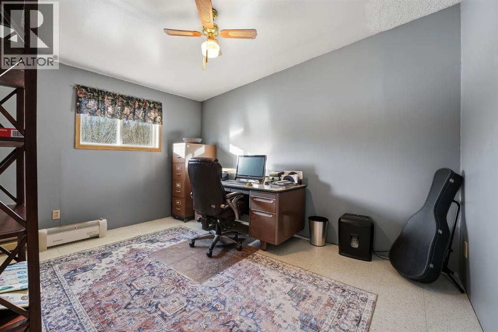 #47, 33009 Range Road 55, Rural Mountain View County, AB - Indoor Photo Showing Office