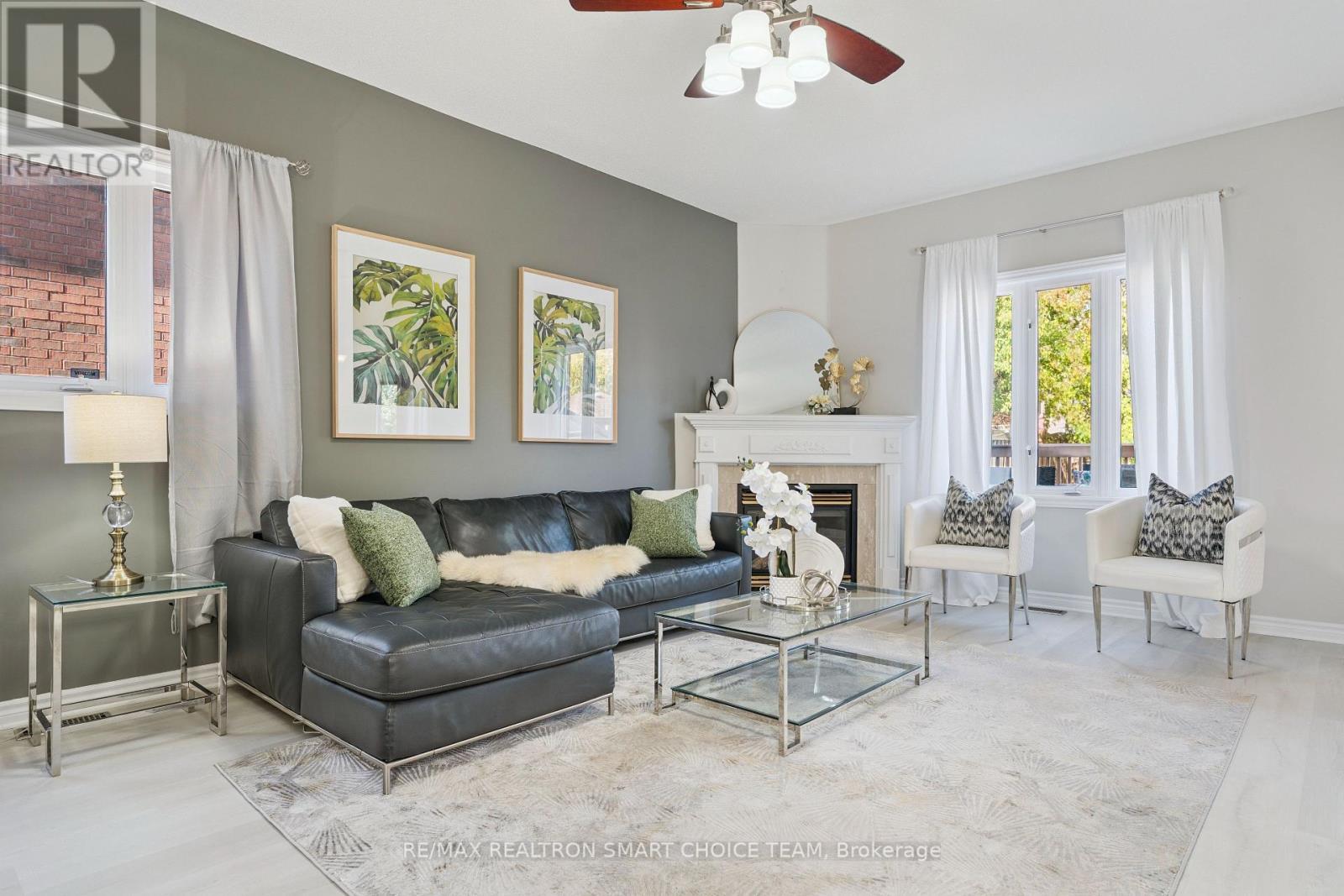 117 Miller Drive, Barrie, ON - Indoor Photo Showing Living Room With Fireplace