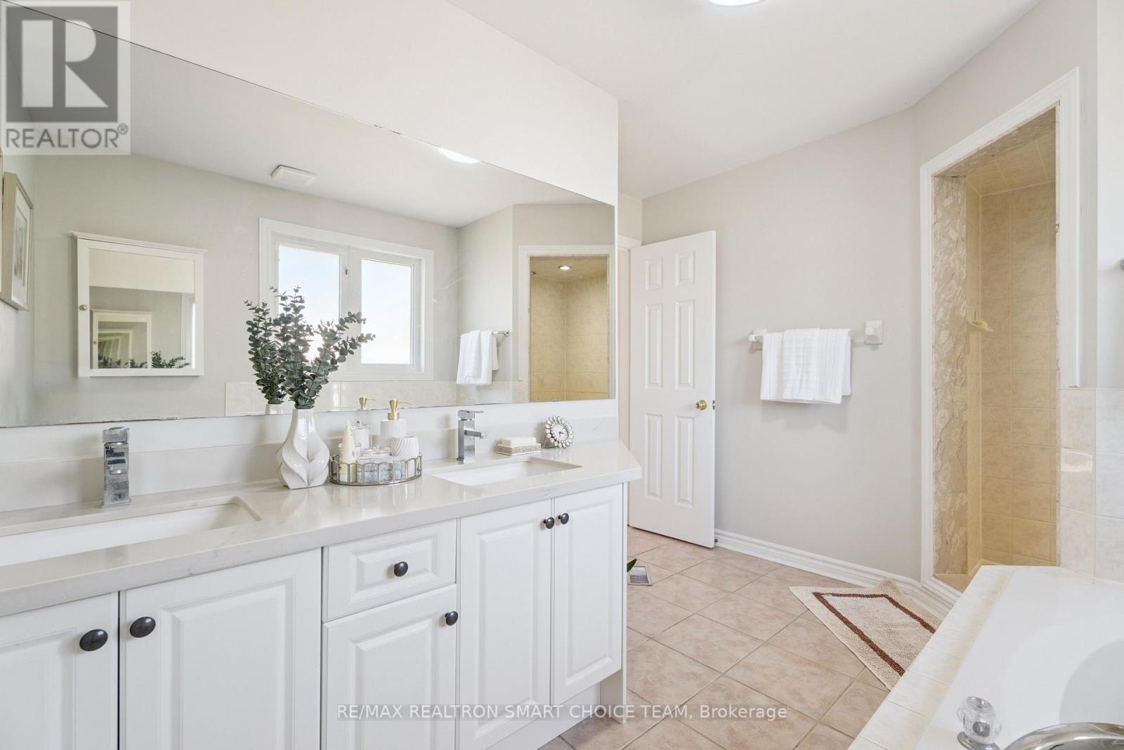 117 Miller Drive, Barrie, ON - Indoor Photo Showing Bathroom