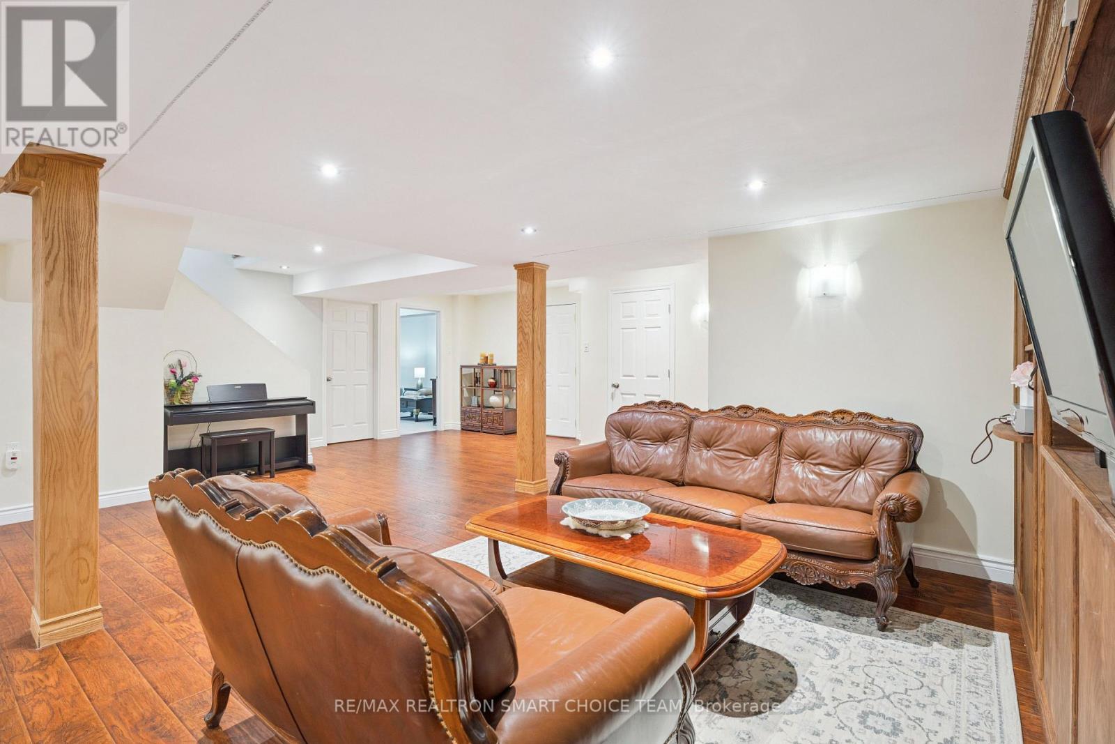 117 Miller Drive, Barrie, ON - Indoor Photo Showing Living Room