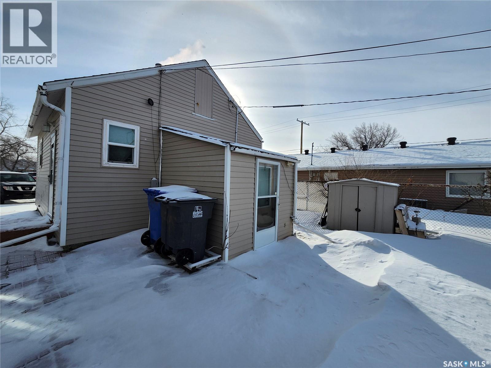 205 Main Street, Midale, SK - Outdoor With Exterior