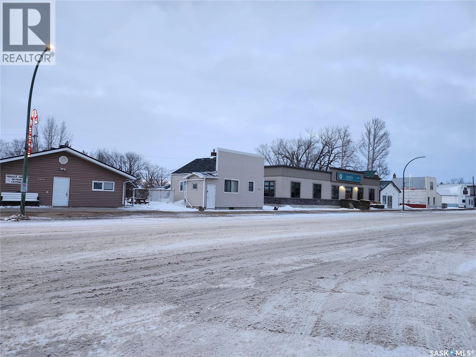 205 Main Street, Midale, SK - Outdoor
