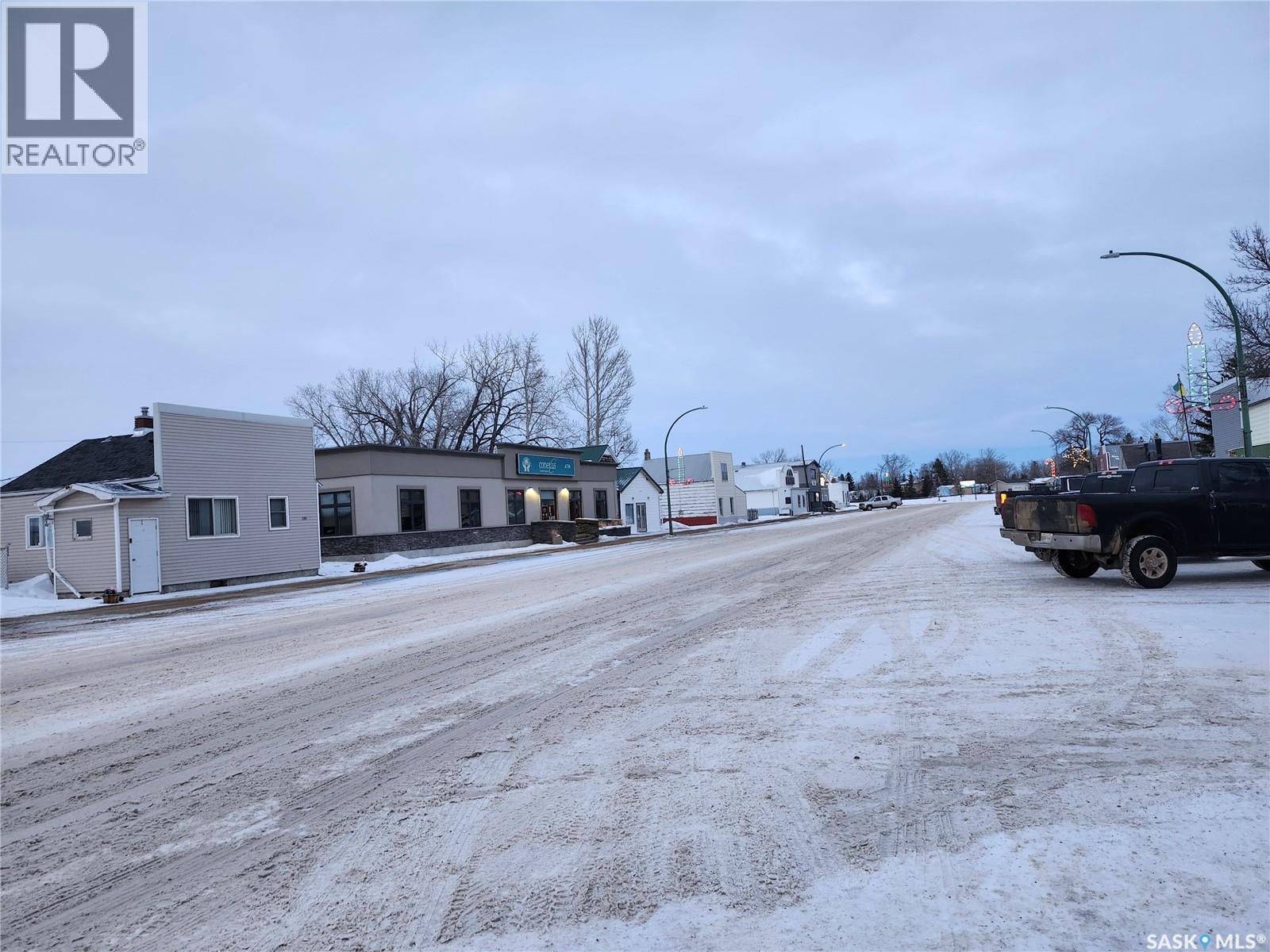 205 Main Street, Midale, SK - Outdoor