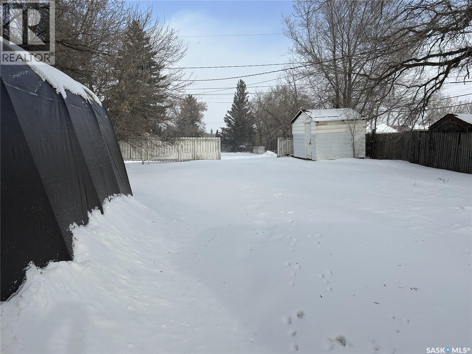 605 2Nd Street, Estevan, SK - Outdoor
